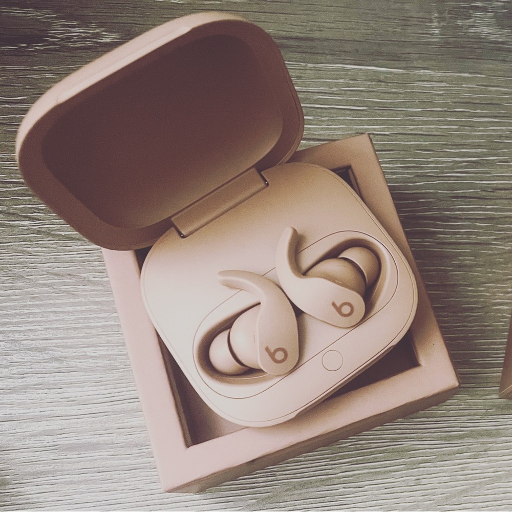 COPY - Beats by Dre - Kim Kardashian